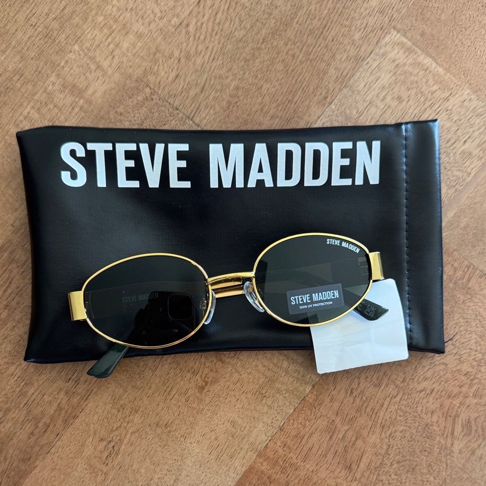 🌟 NWT 🌟 Steve Madden Gold Oval Sunglasses with Black Case